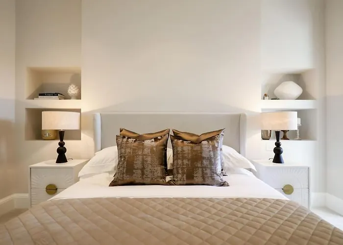 Chic 3 Bed Home In Notting Hill